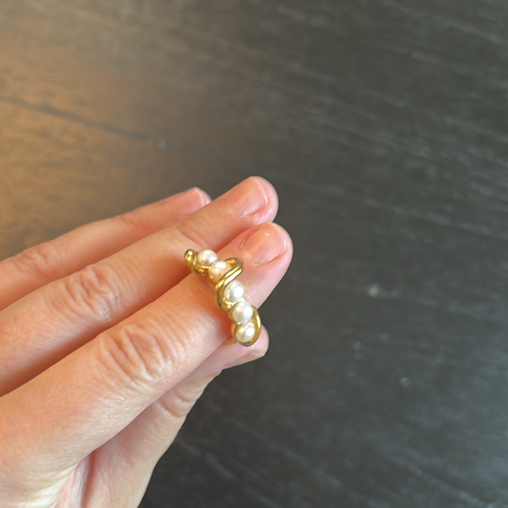 Missoma Elegant Gold Pearl Ring - Picture 7 of 10